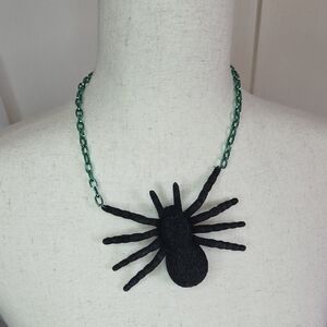 Tarantula Black Spider Necklace with Green Chain Scene Queen 2010s Vintage
